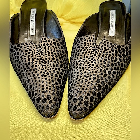 Manolo Blahnik Brown Satin and Velvet black Dots mules - Picture 9 of 13